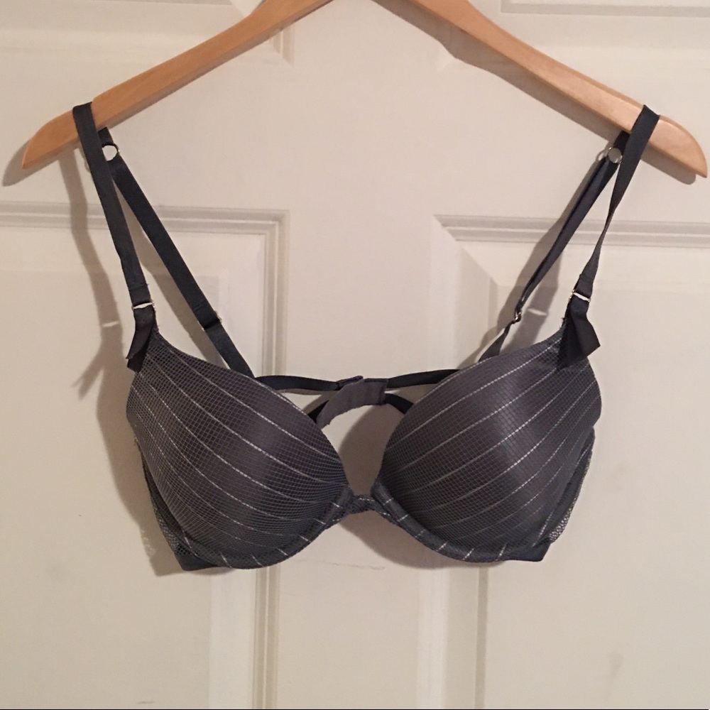 Victoria’s Secret Very Sexy Plunge Gray Bra. 32D.